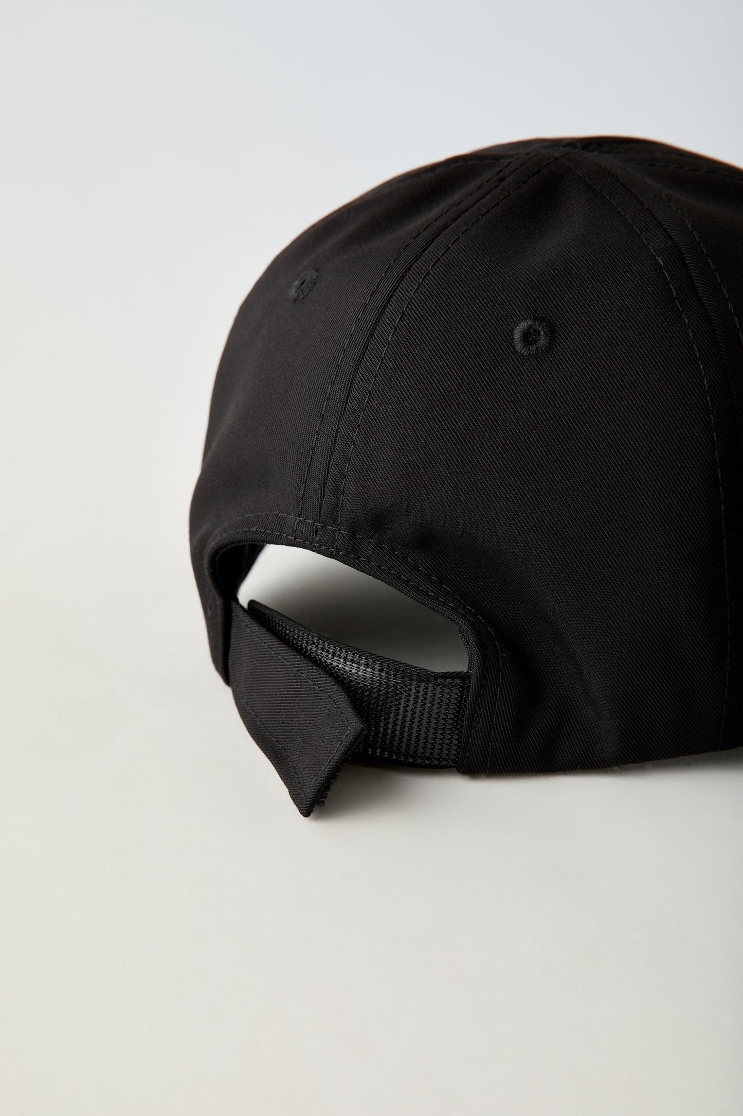 Türk Bozkurt Göktürkçe Yazılı Baskılı Siyah Şapka