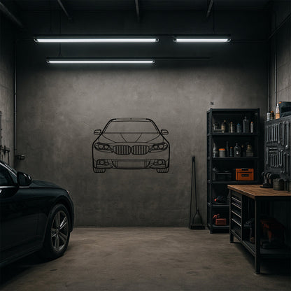 BMW 5 Series F10 Metal Duvar Tablosu – Elektrostatik Siyah Boyalı Ön Görünüm Otomobil Dekoru