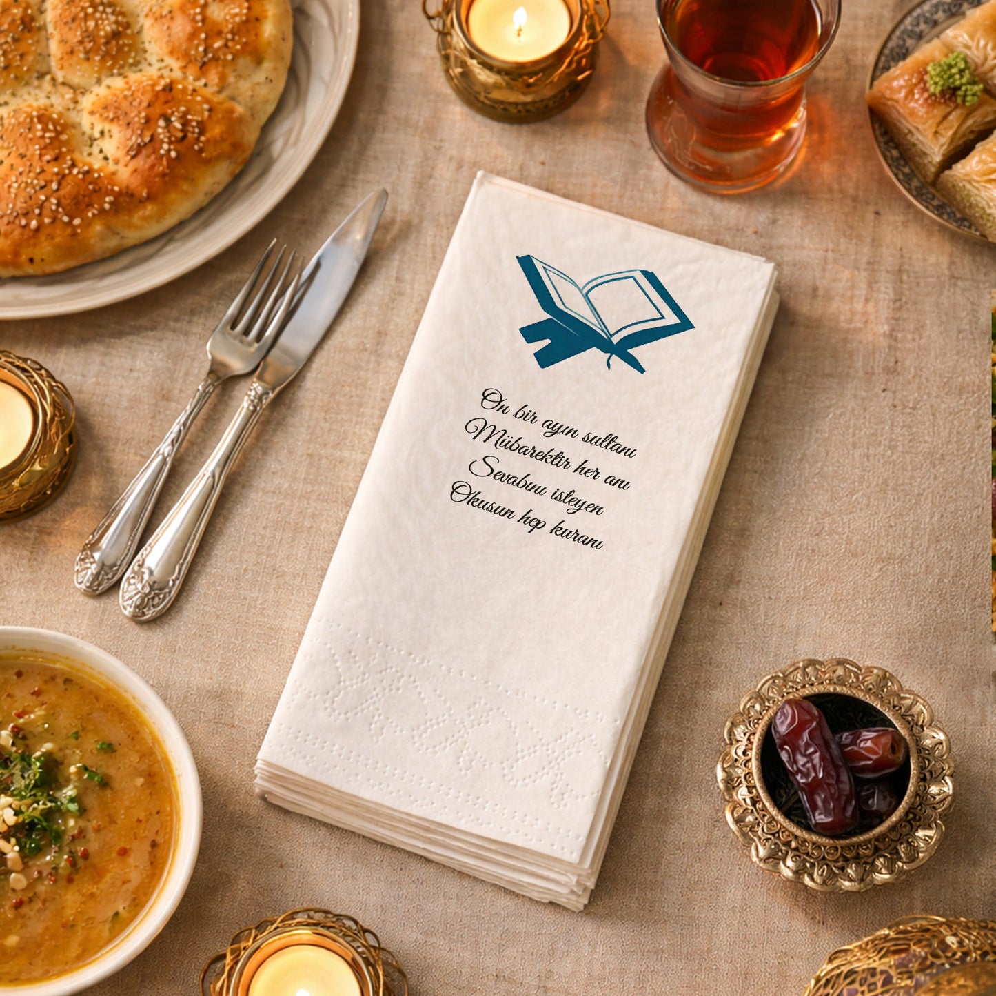 Kidzia Kur’an-ı Kerim Silüeti Ramazan Peçetesi – Mani Yazılı, 33x33 cm Çift Katlı, 20’li Paket