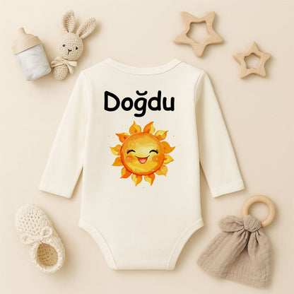 Gülen Güneş Temalı Kişiye Özel Bebek Zıbını – 1–36 Ay | Neşeli Tasarım, DTF Baskı