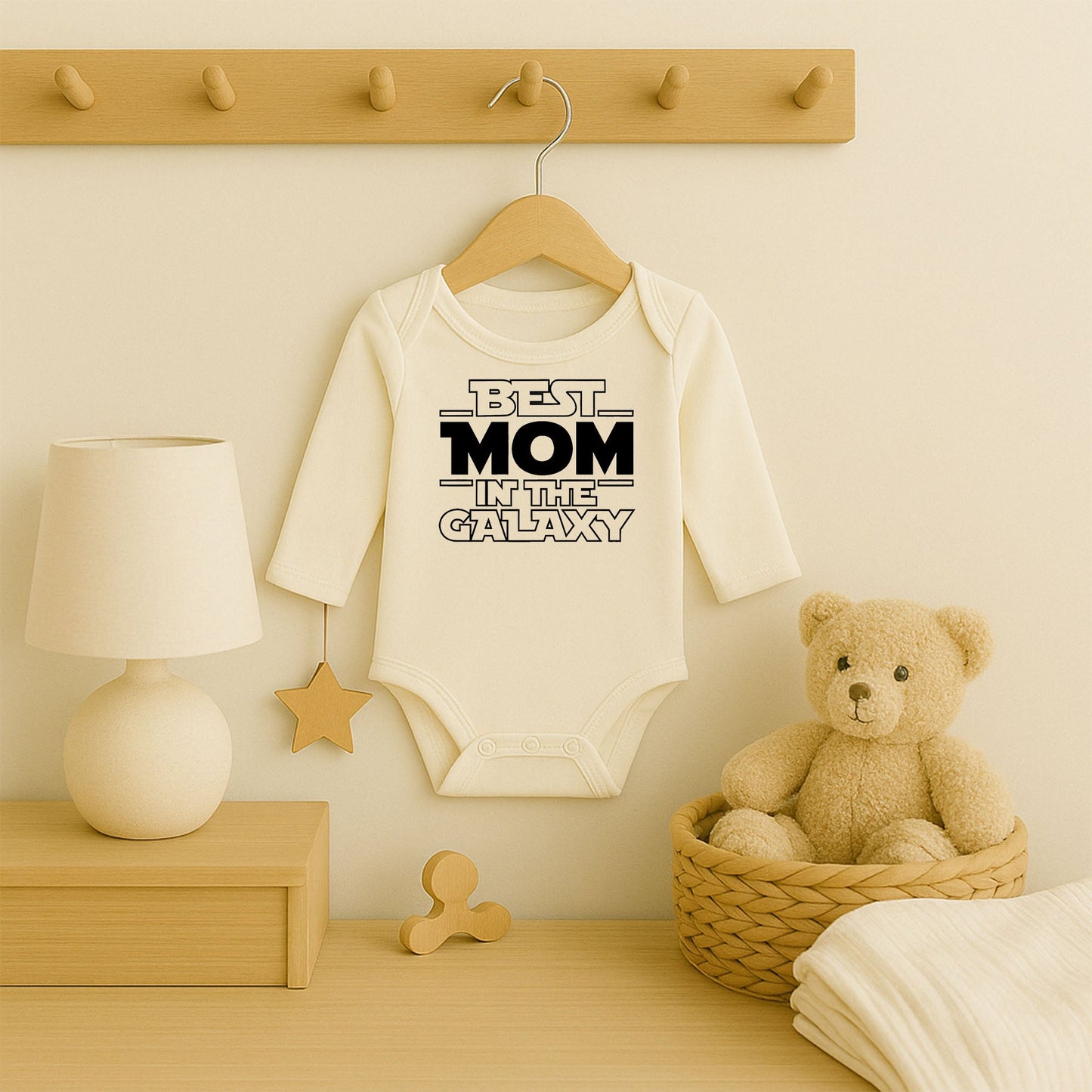Best Mom in the Galaxy Baskılı Bebek Zıbını | Güçlü Anne Temalı | 1–36 Ay