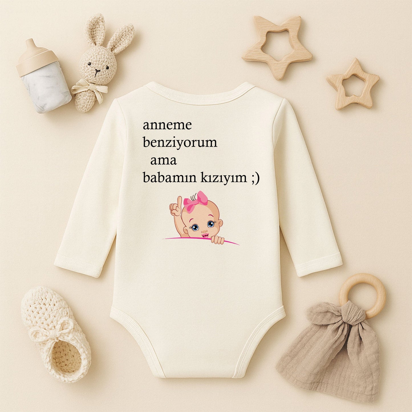 Parmak Kaldıran Kız Bebek Baskılı Bebek Zıbını | 1–36 Ay, DTF Baskı, Sevimli Tasarım